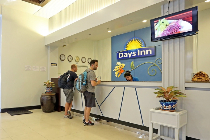 Imagen de los interiores del Hotel Days Inn By Wyndham Patong Beach Phuket. Foto 12