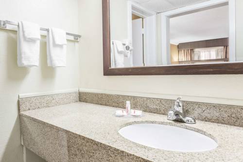 Imagen de la habitación del Hotel Days Inn By Wyndham Pensacola - Historic Downtown. Foto 5