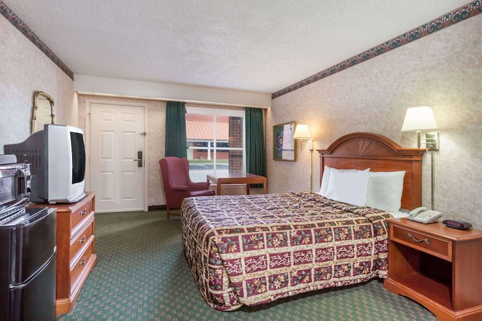 Imagen de la habitación del Hotel Days Inn By Wyndham Petersburg/south Fort Lee. Foto 8