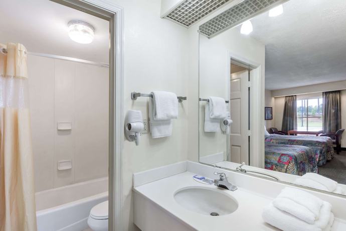 Imagen de la habitación del Hotel Days Inn By Wyndham Petersburg/south Fort Lee. Foto 10