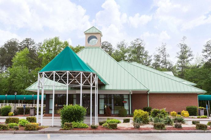Imagen general del Hotel Days Inn By Wyndham Petersburg/south Fort Lee. Foto 2