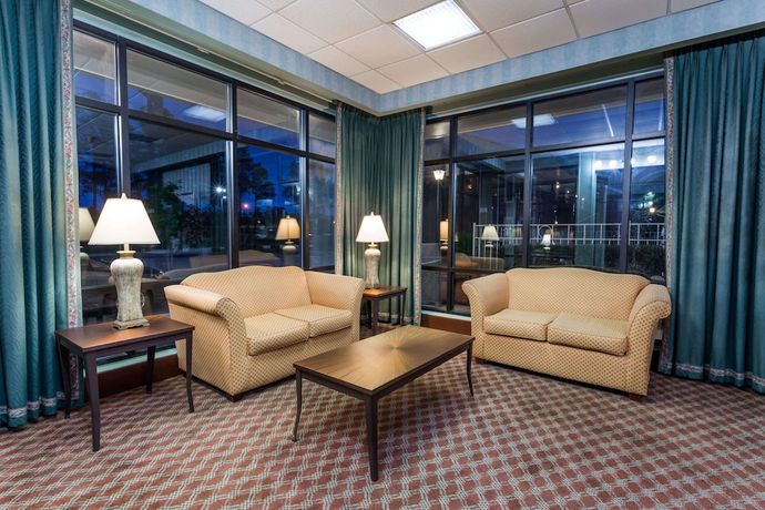 Imagen de los interiores del Hotel Days Inn By Wyndham Petersburg/south Fort Lee. Foto 15