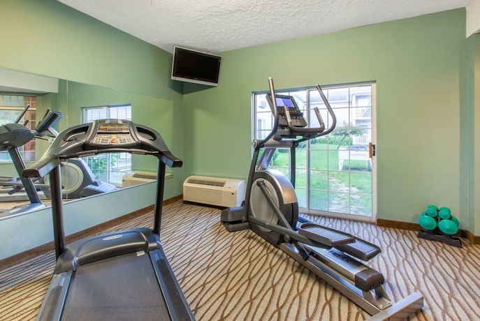 Imagen de los interiores del Hotel Days Inn By Wyndham Petoskey. Foto 17