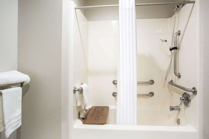 Imagen de la habitación del Hotel Days Inn By Wyndham Phoenix North. Foto 2