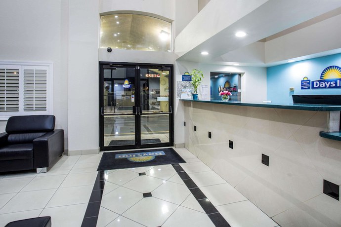 Imagen de los interiores del Hotel Days Inn By Wyndham Phoenix North. Foto 17