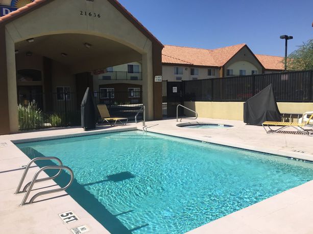 Imagen de la piscina del Hotel Days Inn By Wyndham Phoenix North. Foto 19