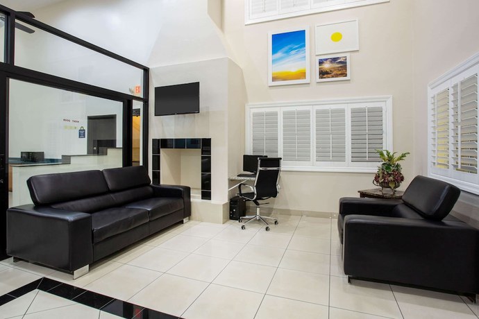 Imagen de los interiores del Hotel Days Inn By Wyndham Phoenix North. Foto 18