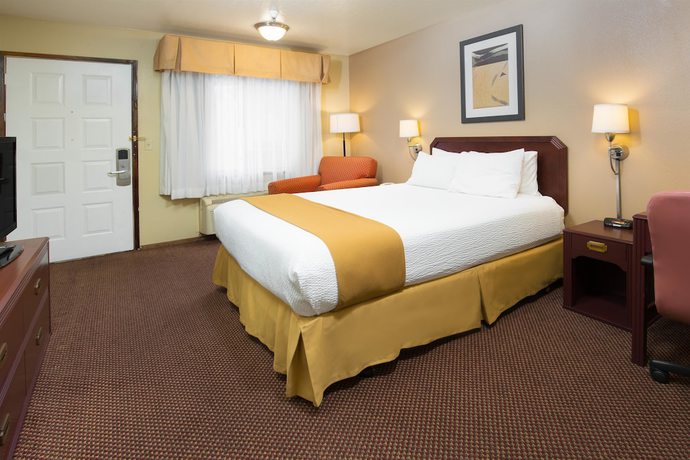 Imagen de la habitación del Hotel Days Inn By Wyndham Pinole Berkeley. Foto 10