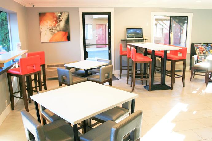 Imagen del bar/restaurante del Hotel Days Inn By Wyndham Pinole Berkeley. Foto 6