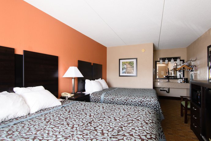 Imagen de la habitación del Hotel Days Inn By Wyndham Pittsburgh-harmarville. Foto 2