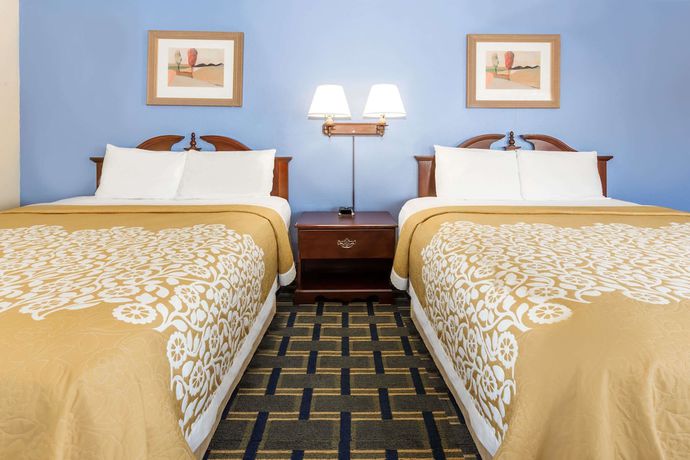 Imagen de la habitación del Hotel Days Inn By Wyndham Plymouth. Foto 4