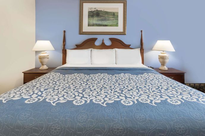 Imagen de la habitación del Hotel Days Inn By Wyndham Plymouth. Foto 6