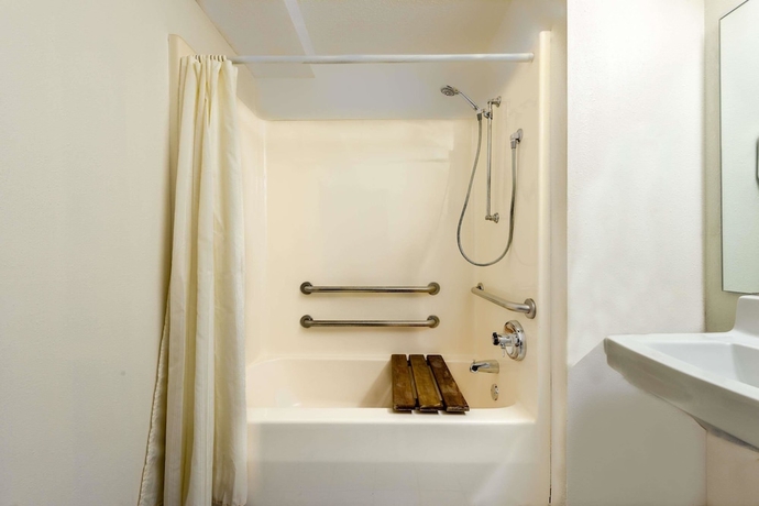 Imagen de la habitación del Hotel Days Inn By Wyndham Pontoon Beach. Foto 8