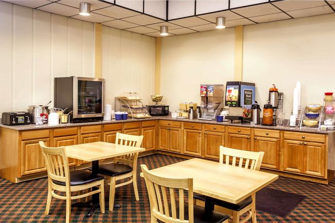 Imagen del bar/restaurante del Hotel Days Inn By Wyndham Portage. Foto 3