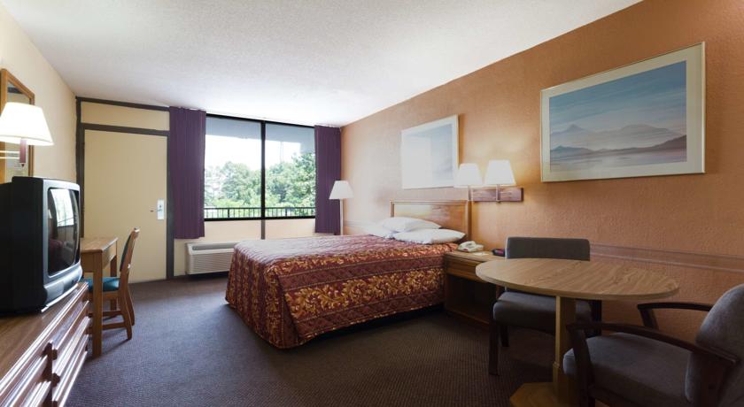 Imagen de la habitación del Hotel Days Inn By Wyndham Raleigh Downtown South. Foto 7