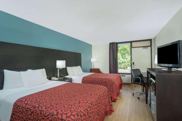 Imagen de la habitación del Hotel Days Inn By Wyndham Raleigh Midtown. Foto 9