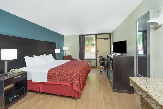 Imagen de la habitación del Hotel Days Inn By Wyndham Raleigh Midtown. Foto 16