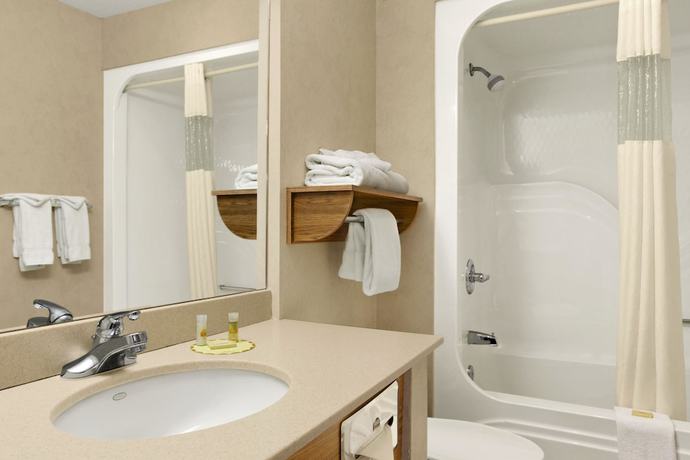 Imagen de la habitación del Hotel Days Inn By Wyndham Rapid City. Foto 9