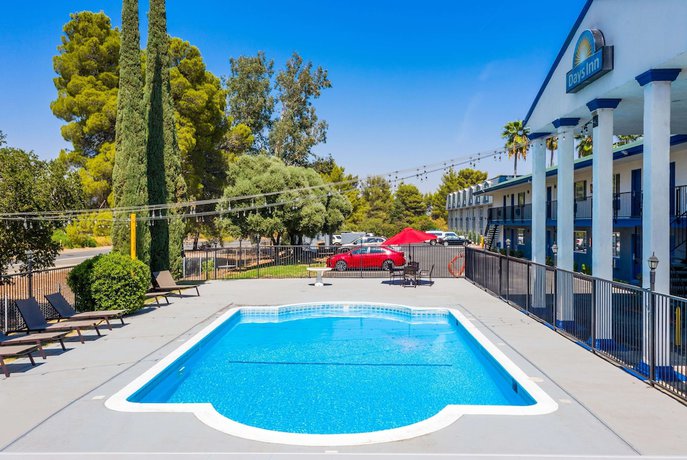 Imagen de la piscina del Hotel Days Inn By Wyndham Red Bluff. Foto 19