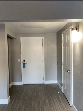 Imagen de la habitación del Hotel Days Inn By Wyndham Redwood City. Foto 6