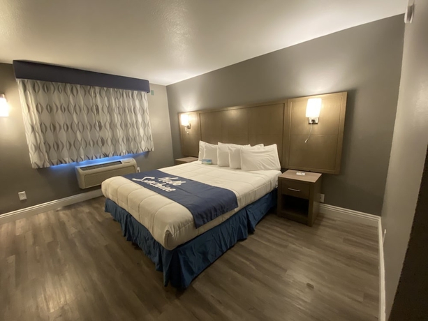 Imagen de la habitación del Hotel Days Inn By Wyndham Redwood City. Foto 12