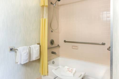 Imagen de la habitación del Hotel Days Inn By Wyndham Richmond. Foto 3