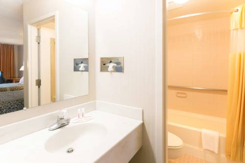 Imagen de la habitación del Hotel Days Inn By Wyndham Richmond. Foto 8
