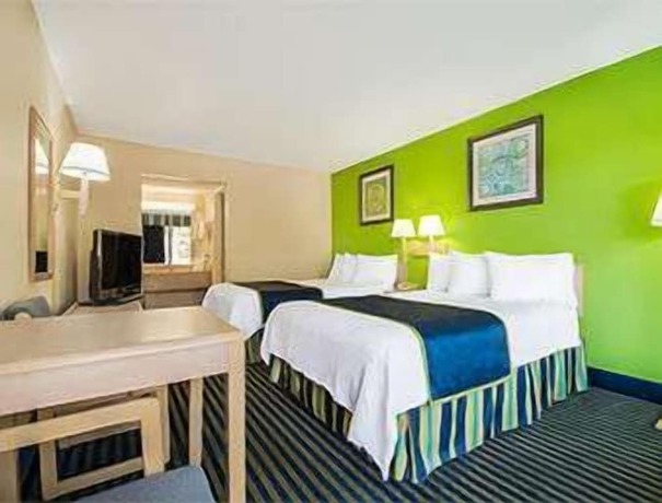 Imagen de la habitación del Hotel Days Inn By Wyndham Richmond Hill/savannah. Foto 7