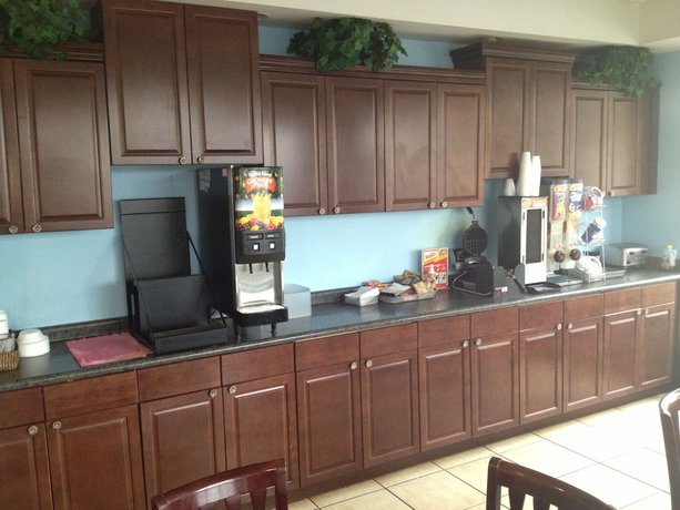 Imagen del bar/restaurante del Hotel Days Inn By Wyndham Richmond Hill/savannah. Foto 6