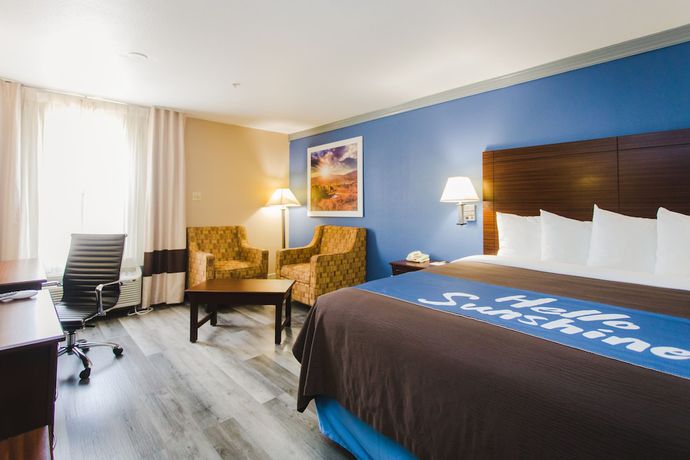 Imagen de la habitación del Hotel Days Inn By Wyndham Rosenberg. Foto 2