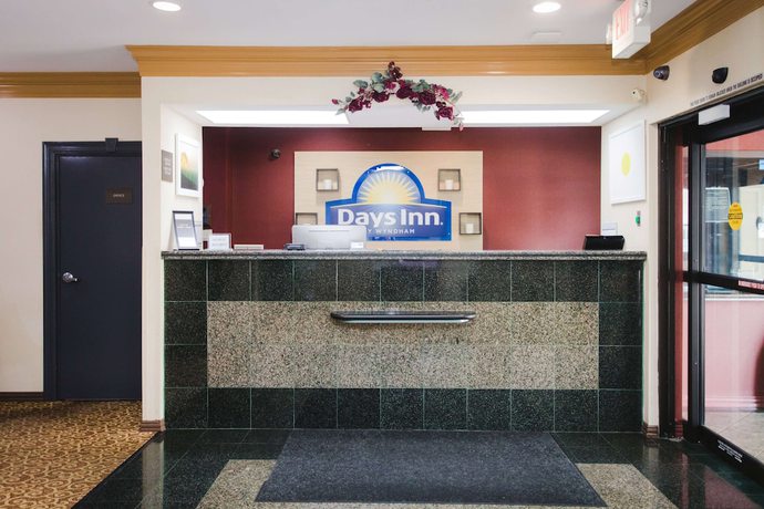 Imagen de los interiores del Hotel Days Inn By Wyndham Rosenberg. Foto 19