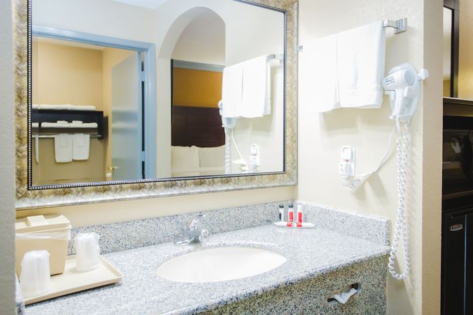 Imagen de la habitación del Hotel Days Inn By Wyndham Rosenberg. Foto 15