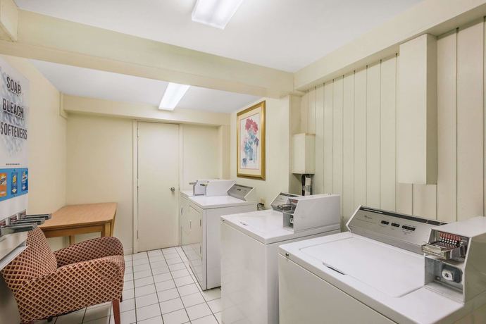 Imagen de los interiores del Hotel Days Inn By Wyndham Rutland/killington Area. Foto 16