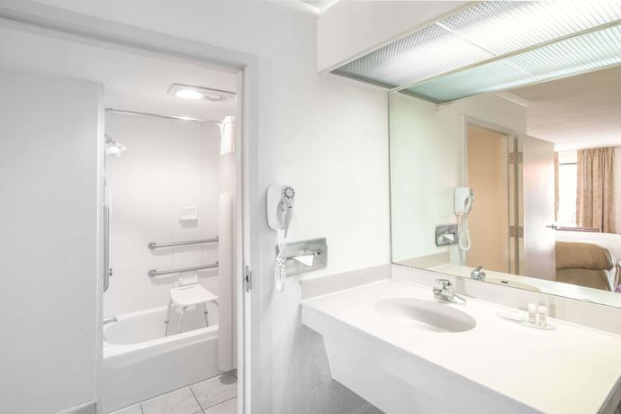Imagen de la habitación del Hotel Days Inn By Wyndham Salem, Salem. Foto 8