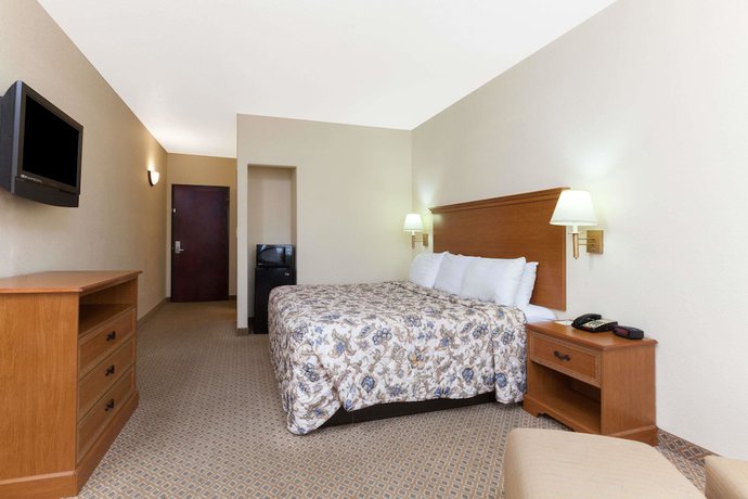 Imagen de la habitación del Hotel Days Inn By Wyndham San Antonio At Palo Alto. Foto 4