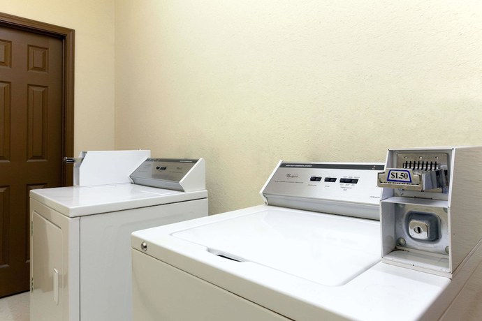 Imagen de los interiores del Hotel Days Inn By Wyndham San Antonio At Palo Alto. Foto 10