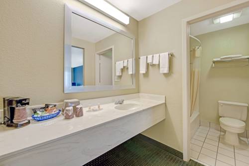 Imagen de la habitación del Hotel Days Inn By Wyndham San Antonio Near Fiesta Park. Foto 5