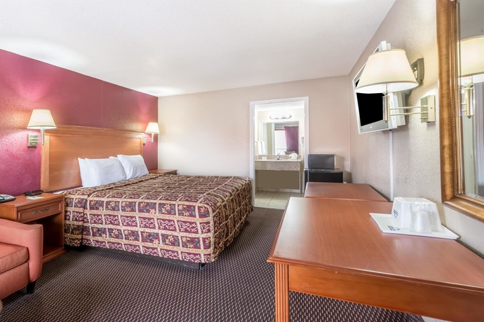 Imagen de la habitación del Hotel Days Inn By Wyndham San Antonio Splashtown/att Center. Foto 5
