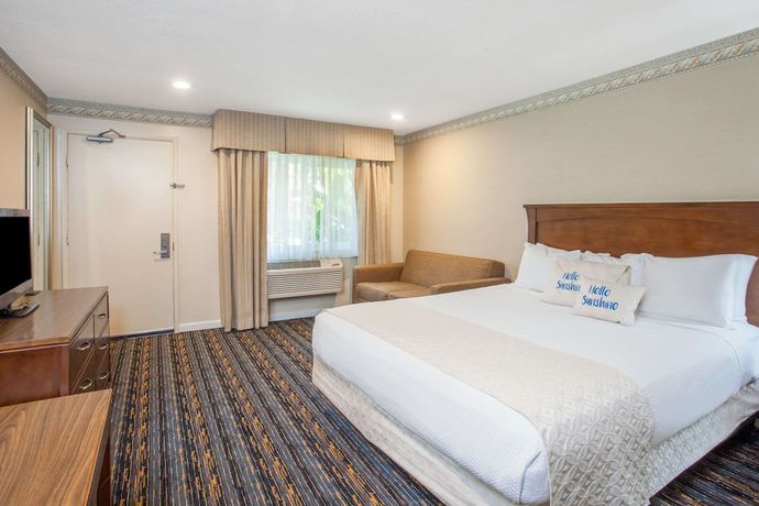 Imagen de la habitación del Hotel Days Inn By Wyndham San Diego Circle. Foto 5
