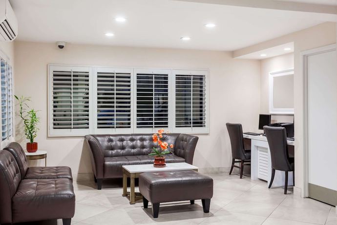 Imagen de los interiores del Hotel Days Inn By Wyndham San Diego Circle. Foto 36