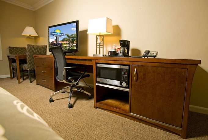 Imagen de la habitación del Hotel Days Inn By Wyndham San Diego Circle. Foto 20