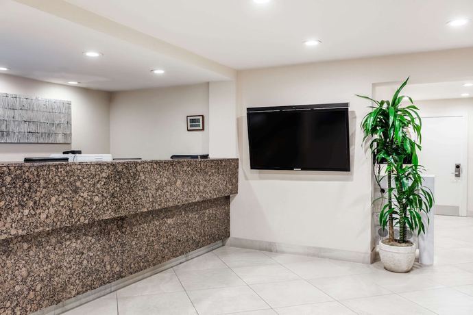 Imagen de los interiores del Hotel Days Inn By Wyndham San Diego Circle. Foto 40