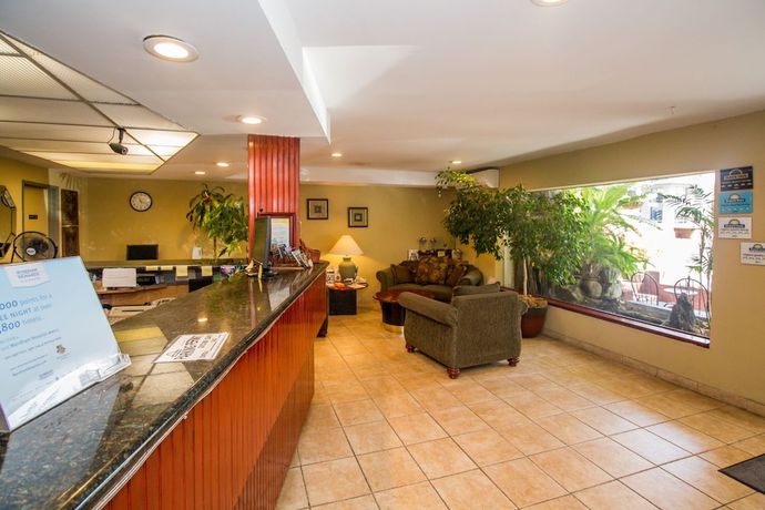 Imagen de los interiores del Hotel Days Inn By Wyndham San Diego/downtown/convention Center. Foto 18