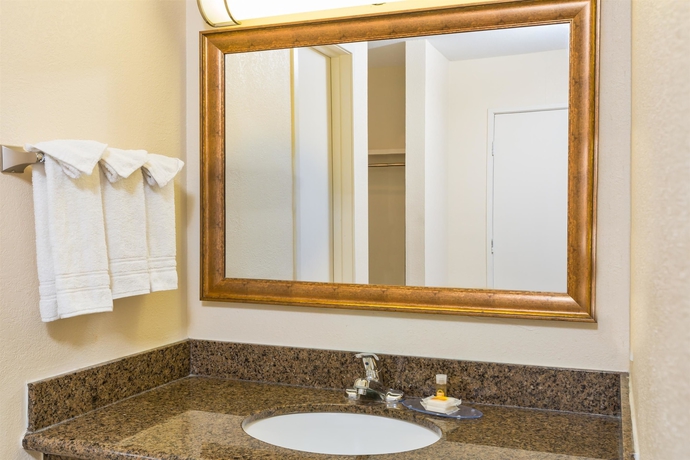 Imagen de la habitación del Hotel Days Inn By Wyndham San Diego-east/el Cajon. Foto 8