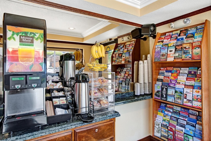 Imagen del bar/restaurante del Hotel Days Inn By Wyndham San Francisco - Lombard. Foto 4