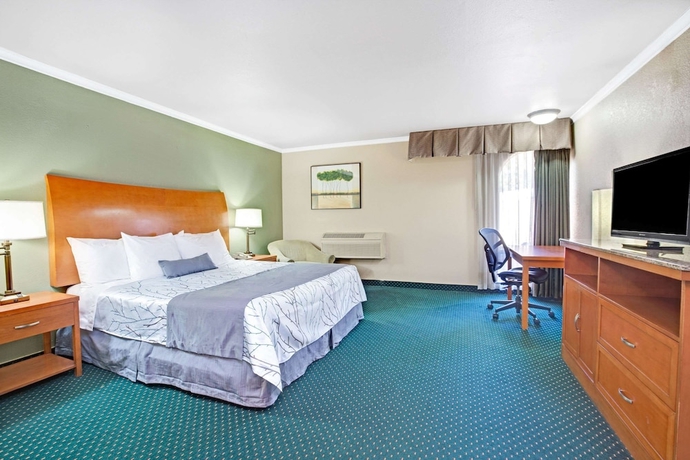 Imagen de la habitación del Hotel Days Inn By Wyndham San Jose. Foto 10