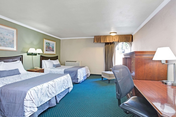 Imagen de la habitación del Hotel Days Inn By Wyndham San Jose. Foto 11