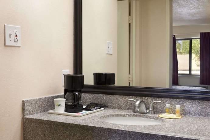 Imagen de la habitación del Hotel Days Inn By Wyndham Santa Fe New Mexico. Foto 14