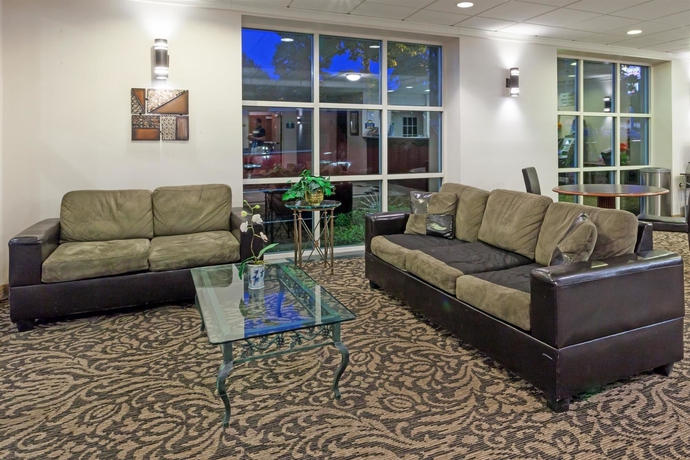 Imagen de los interiores del Hotel Days Inn By Wyndham Seatac Airport. Foto 8
