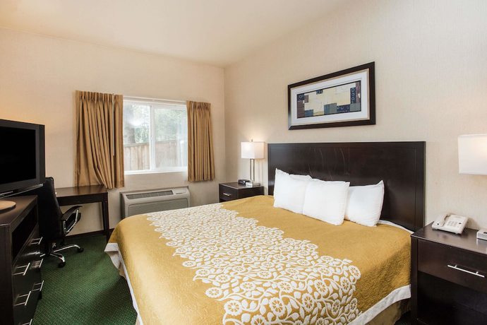 Imagen de la habitación del Hotel Days Inn By Wyndham Seattle Aurora. Foto 4